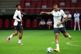 咪咕视频体育：西媒：哈维拒绝了曼联等多家俱乐部的邀请，他准备下个赛季再出山.